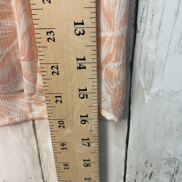 Elizabeth and James Women's Peach Sleeveless Top - Picture 7 of 8